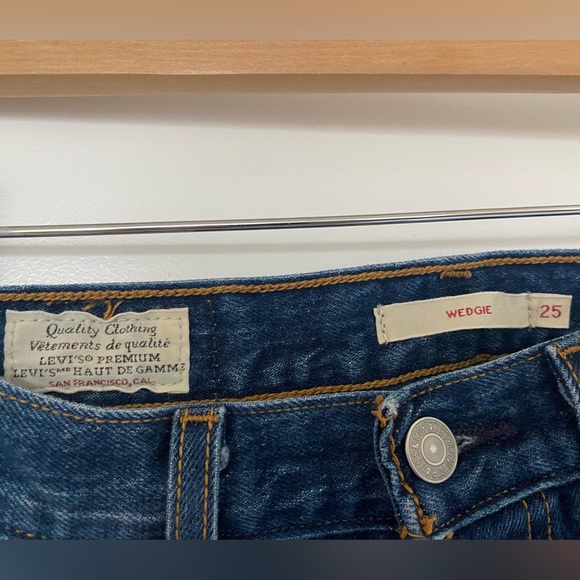 Straight leg Levi’s, good condition - Picture 2 of 3